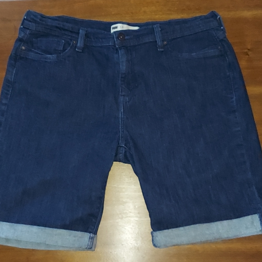 Ladies Levi's Shorts
